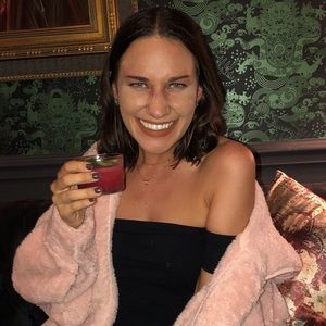 Meet your Posher, Val